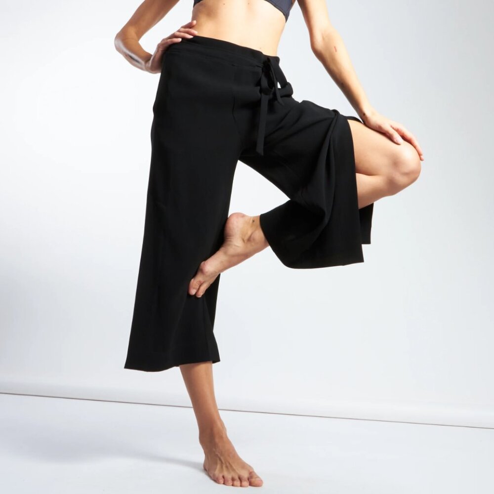 Malia Mills Isadora Pants Waist Tie Cropped Capris Lightweight